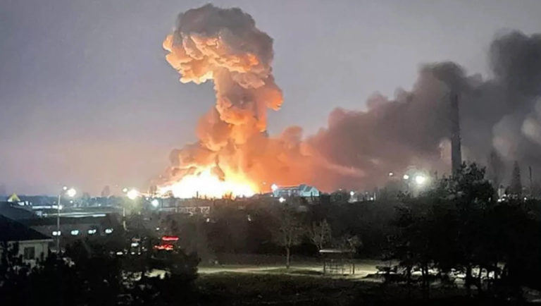 Explosionen in Kiew: Russische Truppen marschieren in die Hauptstadt der Ukraine ein. Foto: imago images/ZUMA Press/Ukrainian President Office