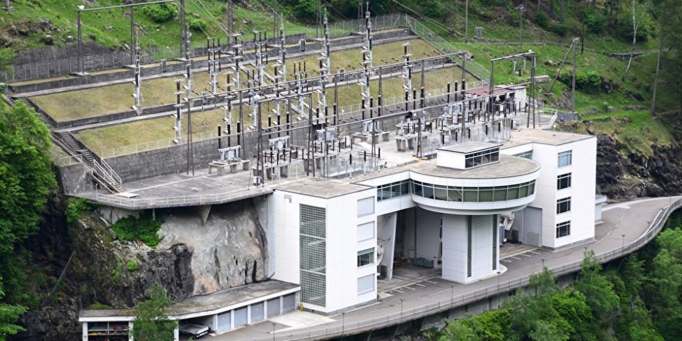 Über die Hälfte ihres Stroms bezieht die Schweiz aus Wasserkraft. Hier das Kraftwerk im Verzasca-Tal. Jetzt sollen auch andere erneuerbare Energien massiv ausgebaut werden. Foto: PantherMedia/happyalex