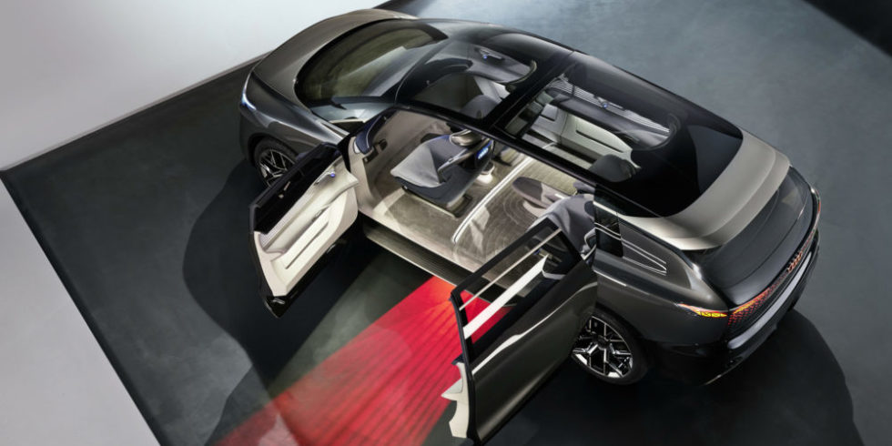 Audis neues Konzeptauto mit leuchtendem Teppich