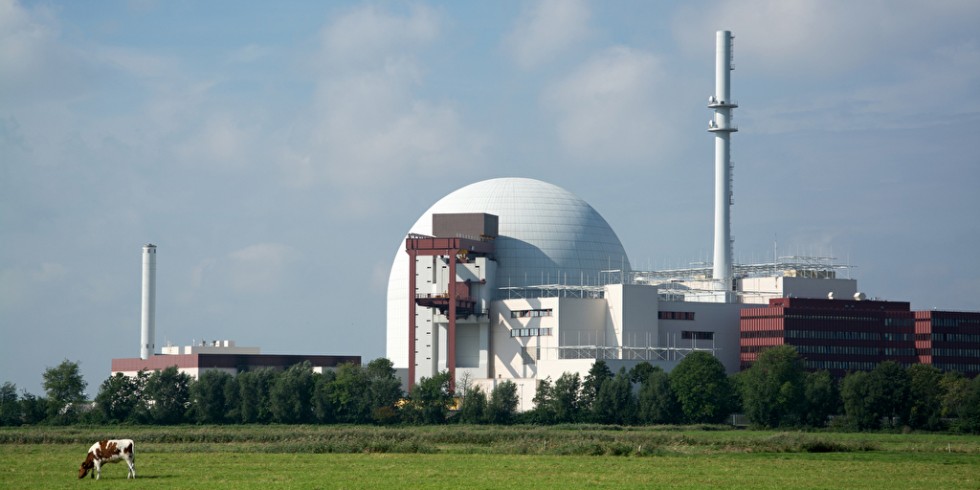 Altlast mit neuen Chancen? Eine Fraunhofer-Studie prüft die Nutzung ehemaliigen fossiler und Atomkraftwerkstandorte für die Installation von Großspeichern. Foto: panthermedia.net/ uhg1234