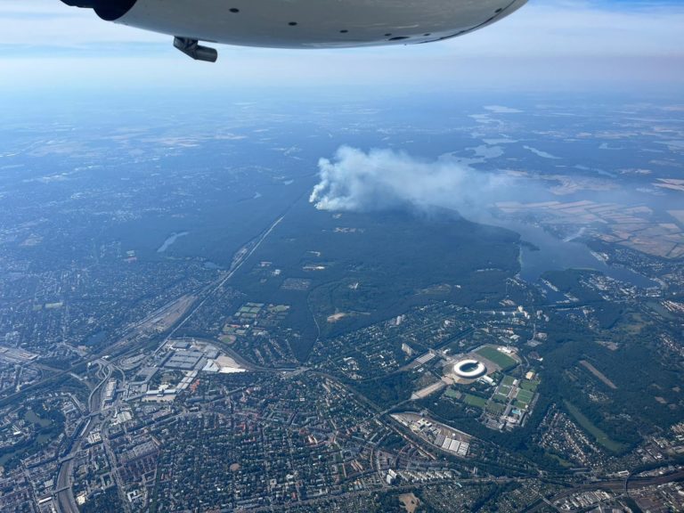 Waldbrand in Berlin: Mitarbeiter des Satellitenbetreibers Satellite Vu waren zufällig in der Luft, um eine Kamera zu testen, als sich das Feuer ausbreitete. Foto: Satellite Vu