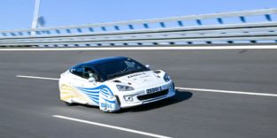 E-Auto ohne Emissionen auf der Teststrecke