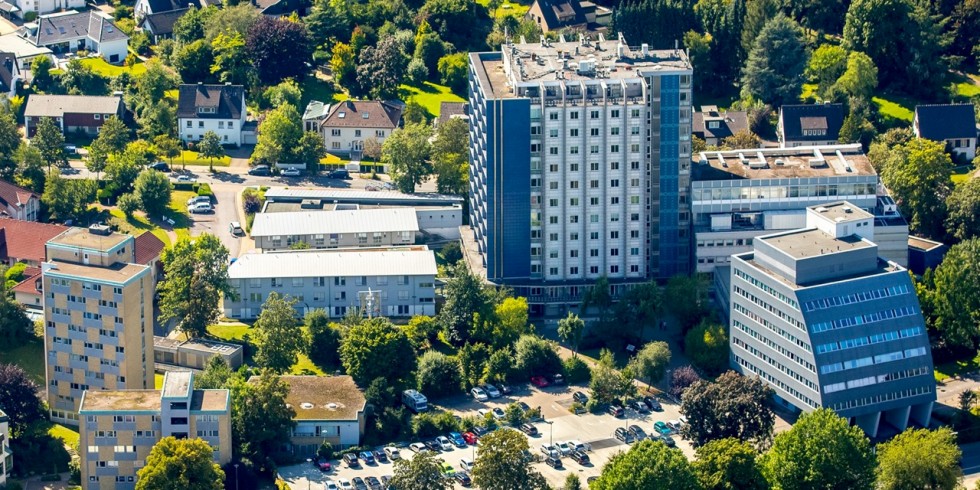 Am Evangelischen Krankenhaus Hattingen wird getestet, wie es mit seinen technischen Einrichtungen zur Stabilisierung des Stromnetzes beitragen kann. Foto: Augusta-Kliniken