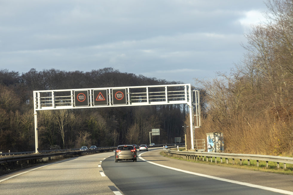 Verkehrsleitsystem mit Wechselverkehrszeichen