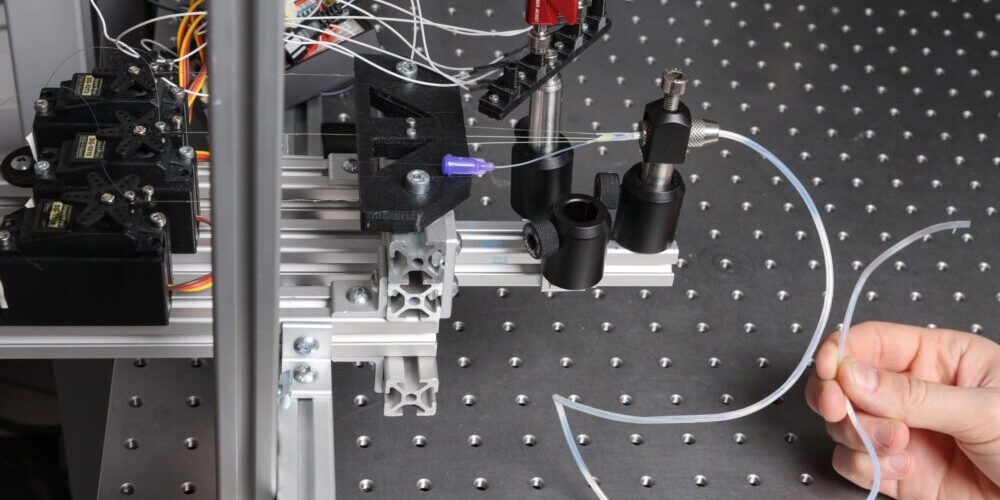 Durchbruch in der Medizin: Weiche Roboter aus Fasern agieren autonom