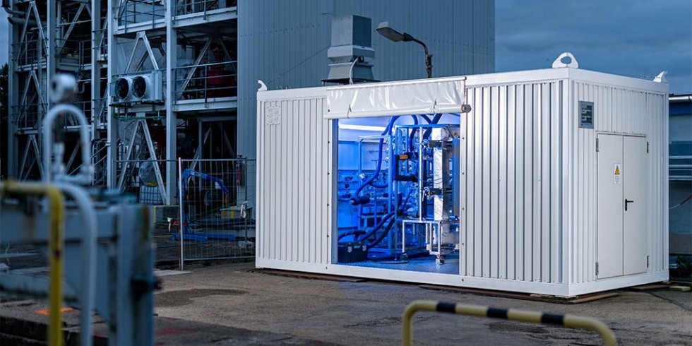 Wasserstoffspeicher auf Eisenbasis in einem Container. Foto: Ambartec / Frank Graetz