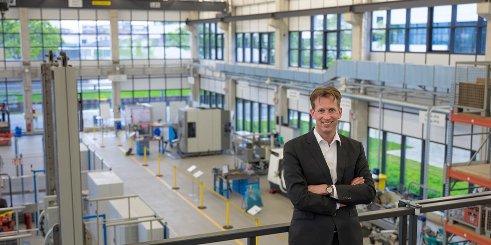 Prof. Dr.-Ing. Alexander Klein MBA ist Professor an der Hochschule Rhein-Waal. Derzeit absolviert er ein Forschungssemester beim Erntemaschinenhersteller Claas. Bild: Klein