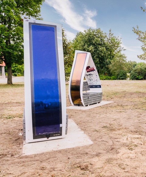 So kann Windenergie im „Ruhestand“ auf Solar-Power treffen. Foto: Wings for Living