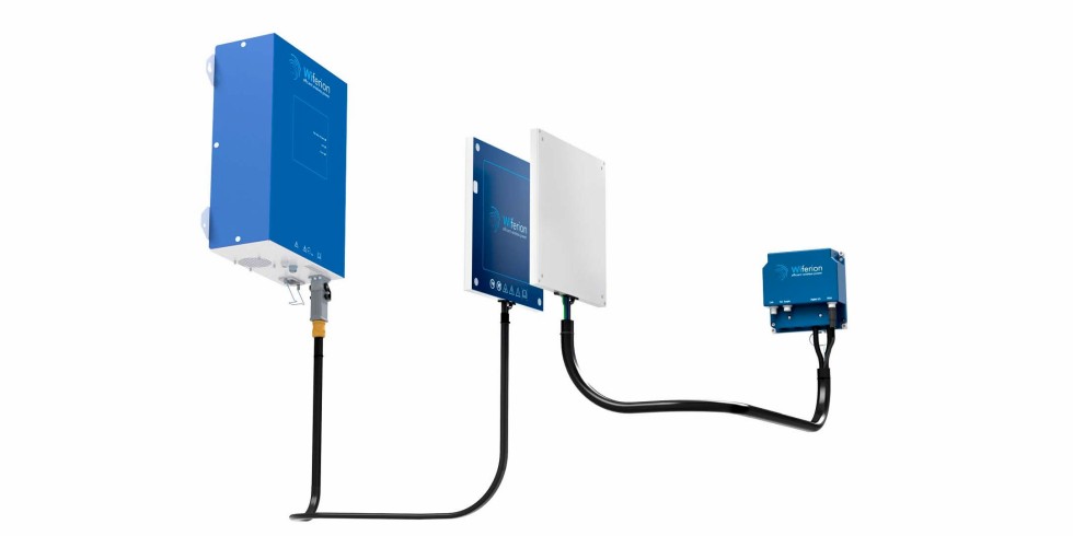 Induktive Punktladesysteme verhindern, dass es bei der Energieversorgung von Transportrobotern zu Verunreinigungen kommt. Foto: Wiferion