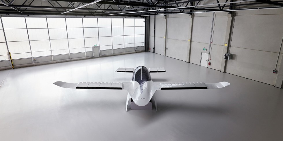 Maßstabsgetreues Modell des 7-Sitzers Lilium Jet, ein elektrisch betriebenes Flugtaxi. Foto: Lilium