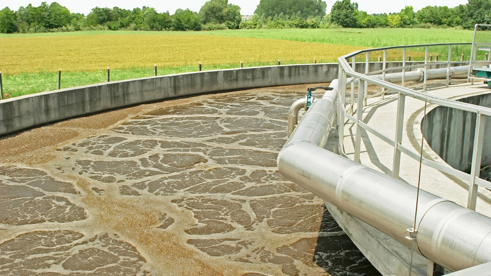 Mit Phosphor, zurückgewonnen aus Klärschlamm, lassen sich Felder und Äcker düngen. Foto: PantherMedia / sherpanet