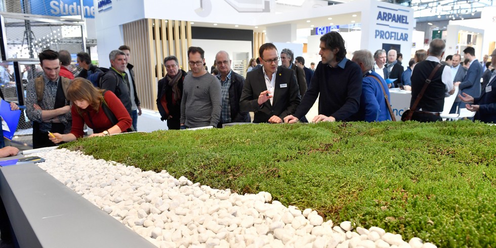 Ein Leitthema der BAU 2023 ist das klimagerechte Bauen. Foto: Messe München / StudioLoske