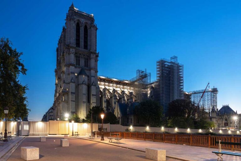 Notre Dame Baustelle