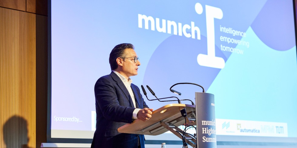 In vier Sessions beleuchten Vordenker aus Forschung und Industrie auf dem munich_i Hightech-Summit zukunftsweisende Entwicklungen und aufkommende Technologien. Foto. Messe München