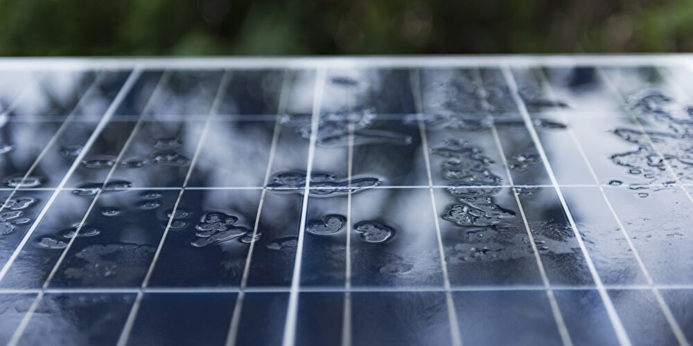 Regen als Stromquelle: Wie TENGs die Solartechnologie verbessern