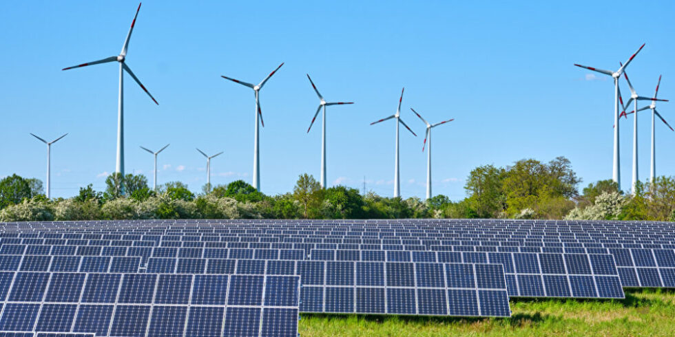 Windkraft- und Solarenergieenergieanlagen