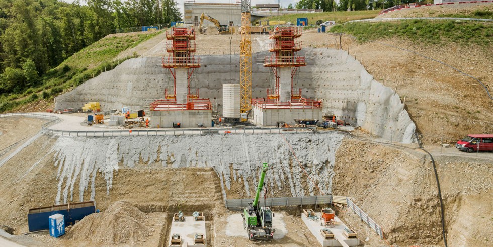 Im Projekt Hochbrücke Horb sind die Spezialtiefbauarbeiten südlich des Neckars sind so gut wie abgeschlossen. Foto: PORR