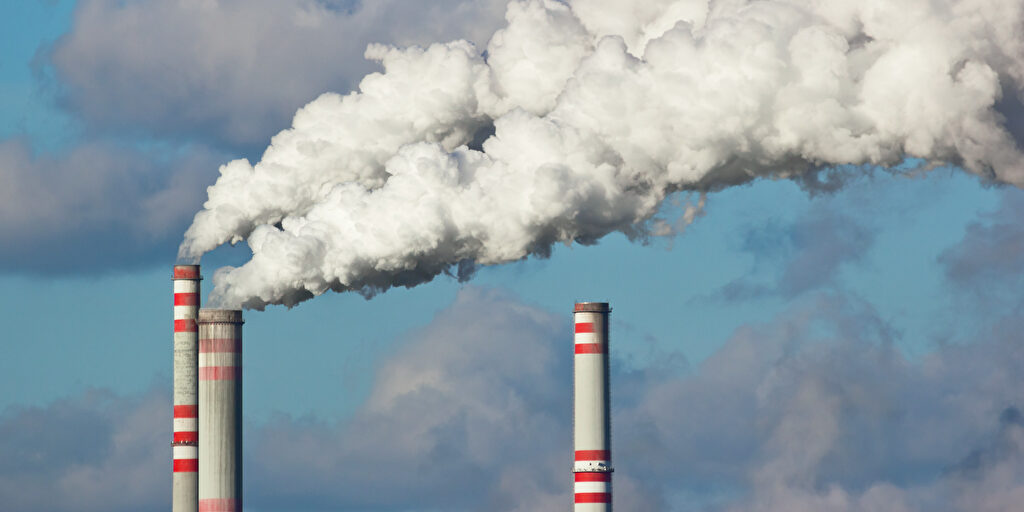 Nachhaltigkeit in Echtzeit: Wie die Industrie mit einem Klick ihre CO2 -Emissionen reduzieren kann