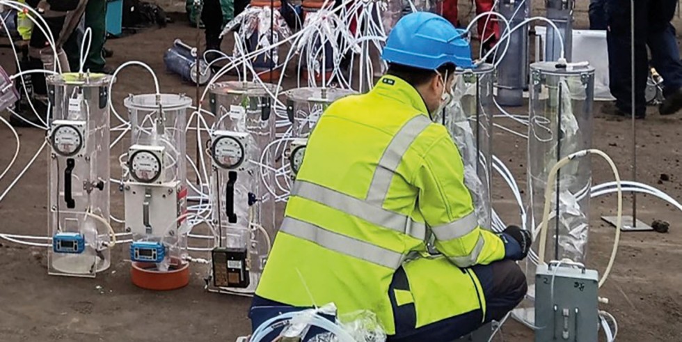 Vorbereitungen zur Validierungsmessung zur Bestimmung der Mess‧unsicherheit nach DIN EN 13725 an der solaren Klärschlammtrocknung der Kläranlage Bottrop. Foto: Anke Niebaum 