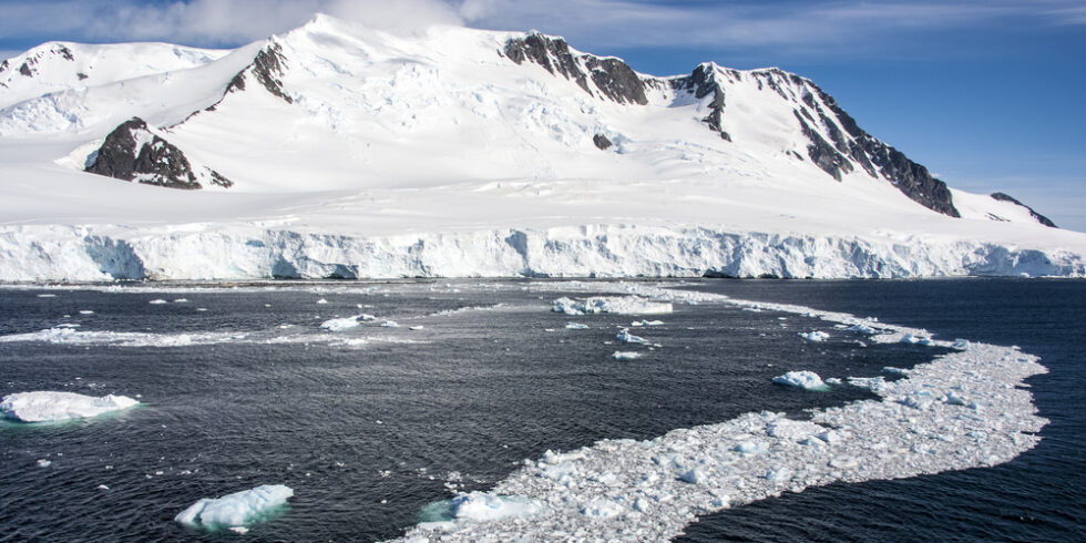 Eine Hauptursache für  den Rückgang des antarktischen Eisschildes ist warmes Ozeanwasser.
Foto: PantherMedia /
adfoto