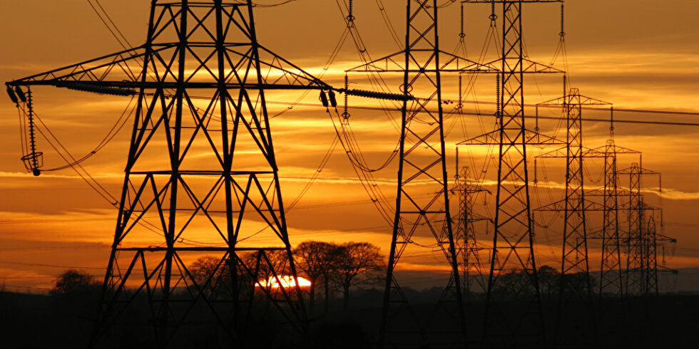 Blick auf die steigenden Stromimporte in Deutschland nach dem Ausstieg aus der Atomkraft: Herausforderungen und Chancen für die Energiewende. Foto: PantherMedia / dpcrestock (David Woods)