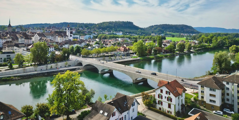 Seit 2023 verbindet die neue Aarebrücke die Ufer in Aare. Foto: Marc Gilgen, Basel