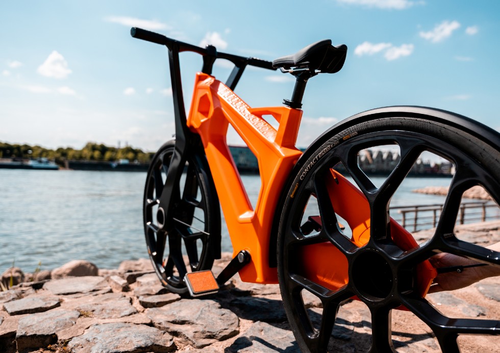 Egal, ob modernes Rennrad, Mountainbike oder E-Cargobike: Die Anforderungen an die Lagertechnik in Fahrrädern steigen. Gefragt sind Komponenten, die leicht, witterungsbeständig, robust und wartungsarm sind. Viele Hersteller wenden sich deswegen von klassischen Metalllagern ab und setzen stattdessen auf Polymerlager des Kölner motion plastics Spezialisten igus.