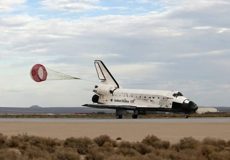 Space Shuttle Discovery