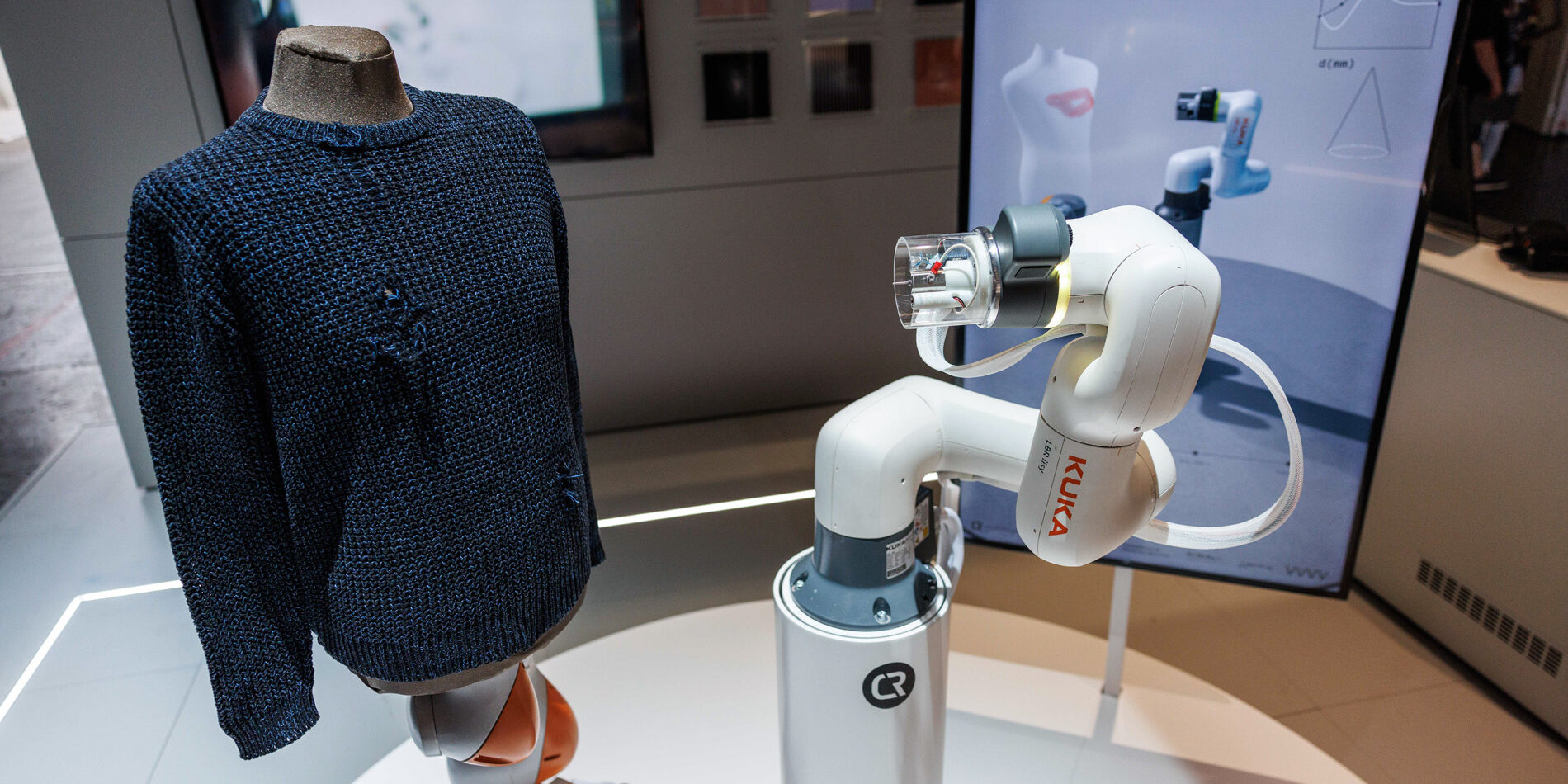Roboter und Bakterien stellen im 3D-Druck nachhaltige Kleidung her