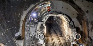 Tunnelerweiterung im laufenden Betrieb