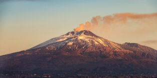 Der Ätna gibt Rauchzeichen