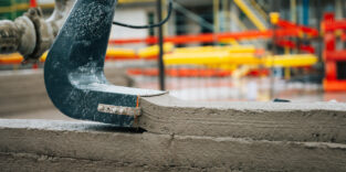 Der Instatiq P1 druckt tragende Wände direkt vor Ort – mit Normbeton und vollautomatisiertem Verfahren