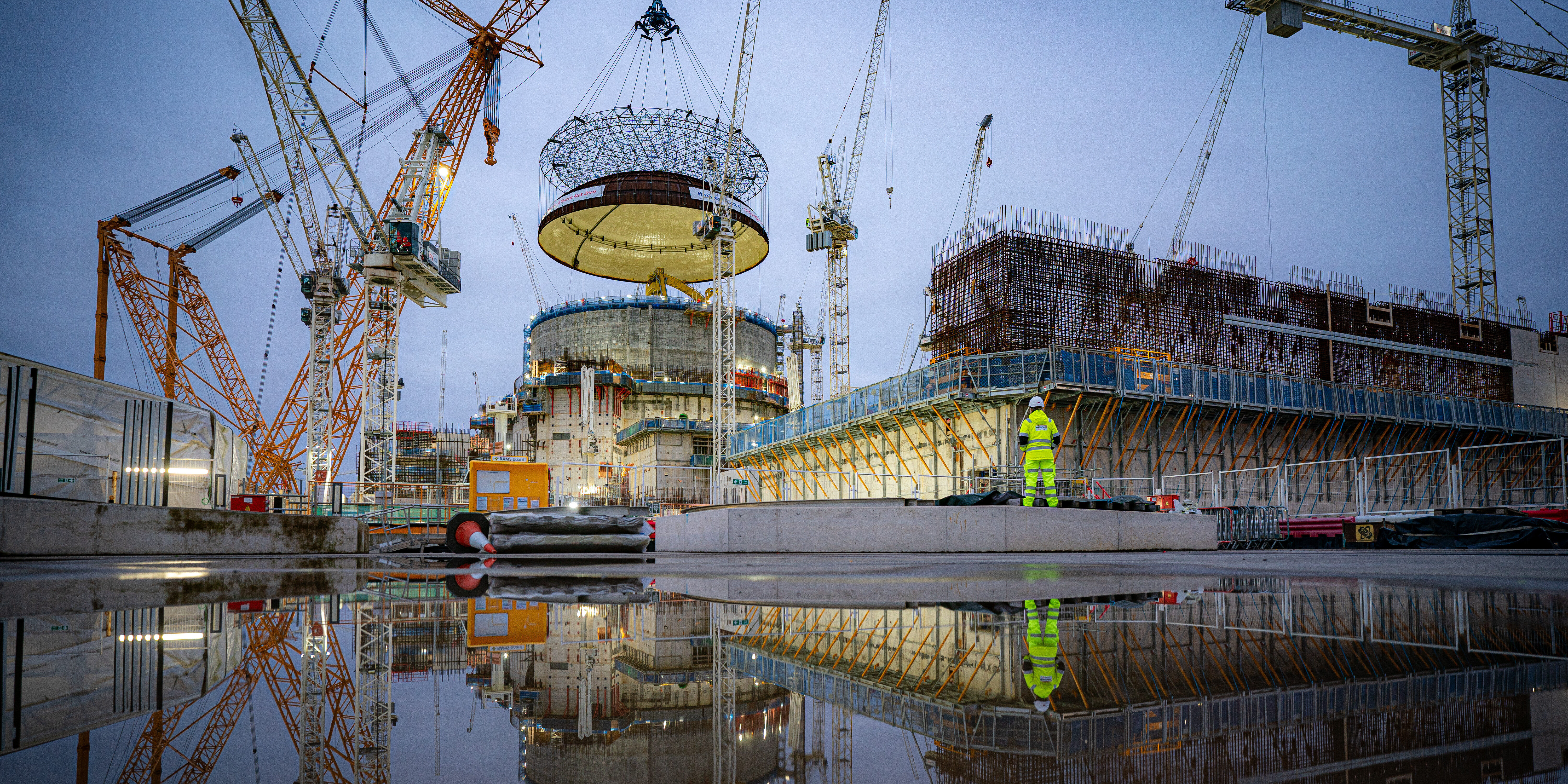 SGC-250: Der stärkste Kran der Welt im Einsatz für Hinkley Point C