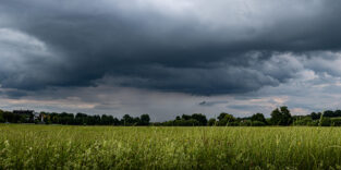 aufziehendes Gewitter in Oberbayern