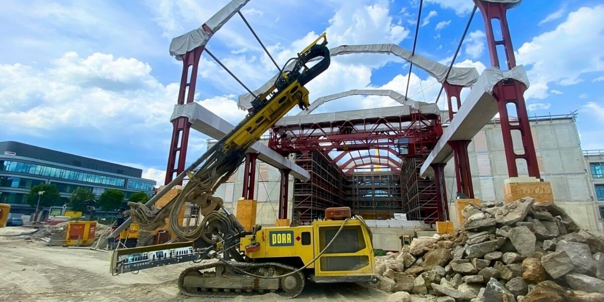 Der Umbau der Messehalle 12 in Leipzig geht mit dem dritten Bauabschnitt in die finale Phase. Foto: Porr