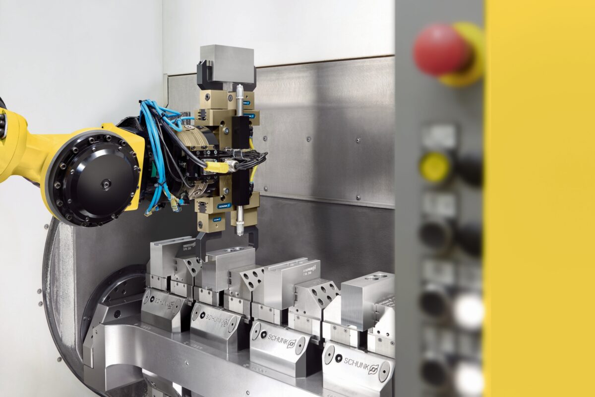 Je nach Werkstück, Losgröße, Fertigungsprozess und Maschine stehen Anwendern unterschiedliche Arten der automatisierten Maschinenbeladung zur Auswahl – von einfachen Einstiegs- bis zu High-End-Lösungen. Foto: Schunk SE & Co. KG