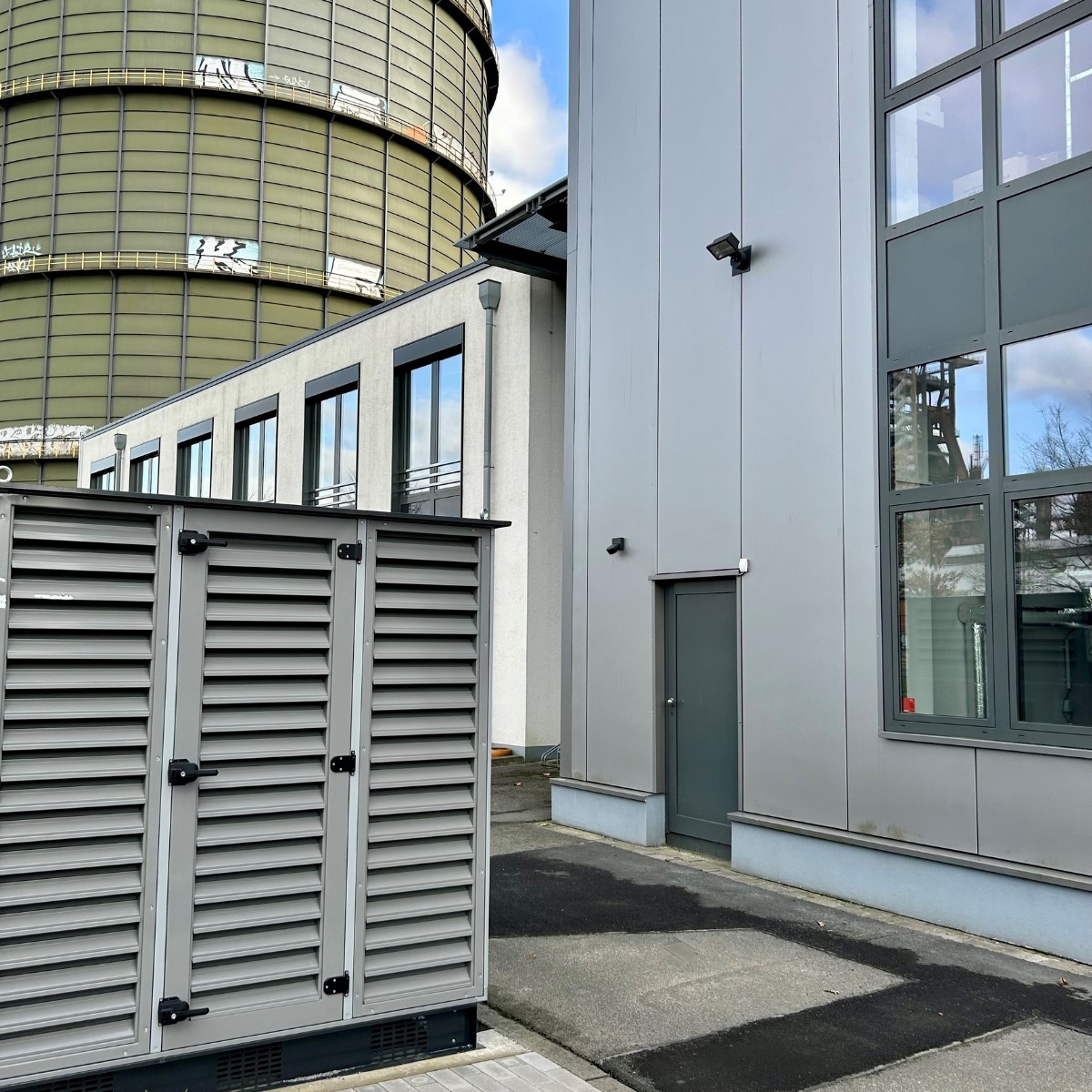 Die Wärmepumpen-Lösung hat inklusive Peripherie eine Anschlussleistung von nur 52 kW – also im Vergleich mit einer Großwärmepumpe nur etwa ein Drittel. Das bietet Vorteile bei der Regelbarkeit. Foto: KIS GmbH