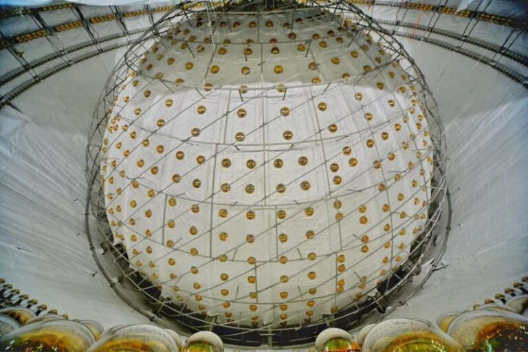 Neutrino Observatorium