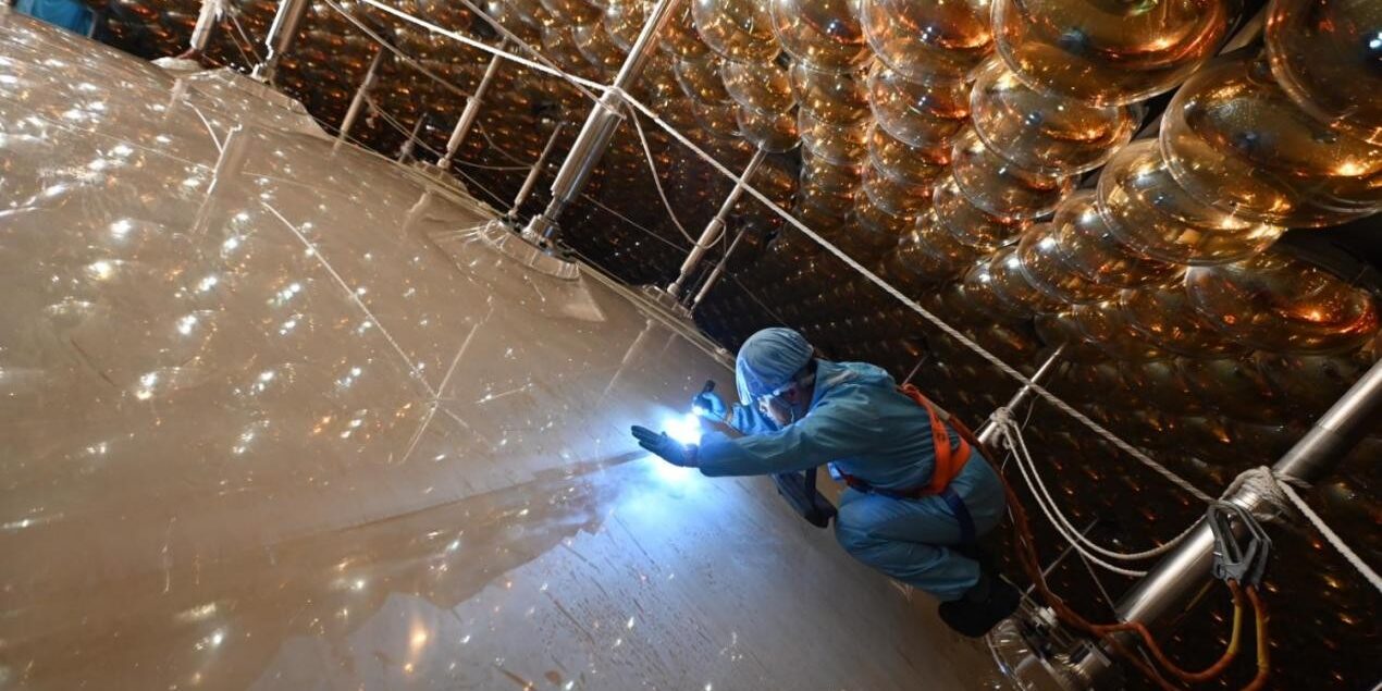 Weltgrößter Neutrinos-Detektor startet Suche nach neuer Physik