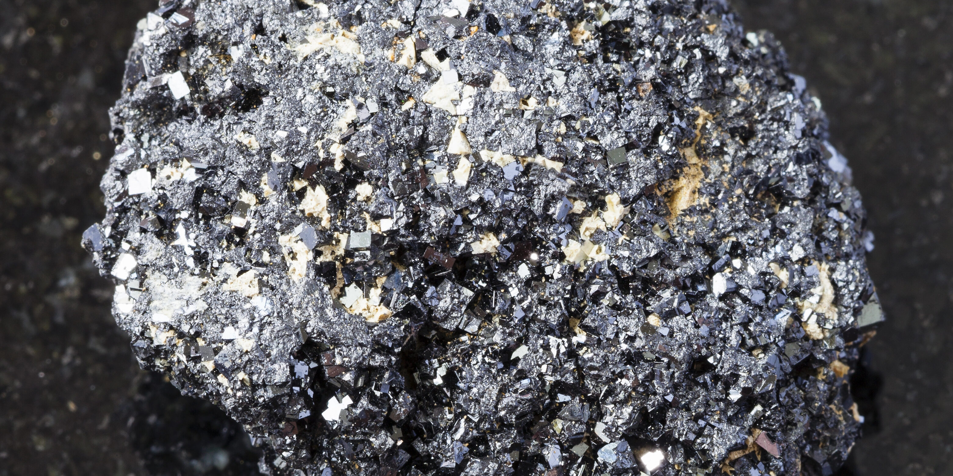 Perowskit-Kristalle speichern jetzt doppelt so viel Wasserstoff