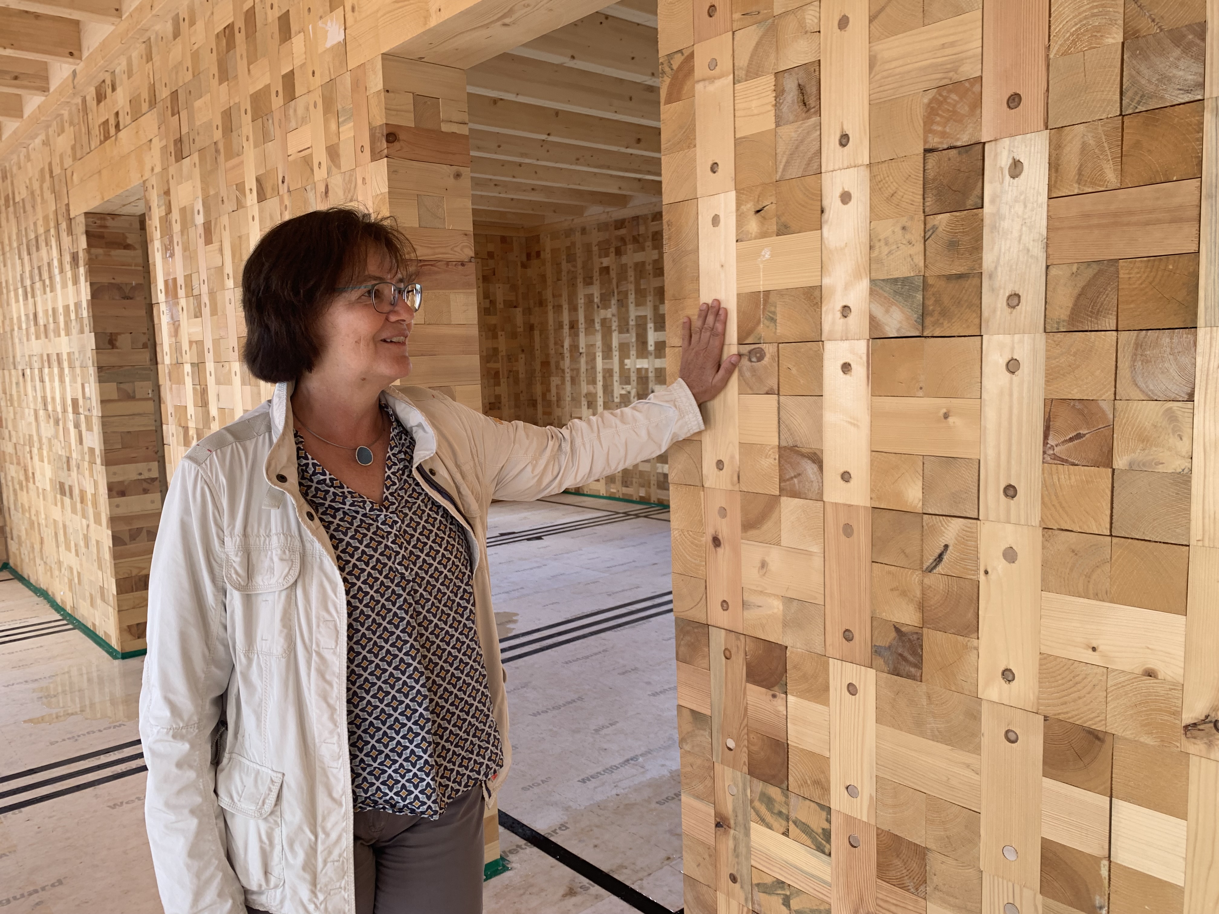 Die Ebensfelder Bauingenieurin, Baubiologin und Geschäftsführerin von Raab Bau, Gisela Raab, entwickelt zukunftsweisende Konzepte für nachhaltiges Bauen und naturnahes Wohnen. Foto: Sabine Raithel