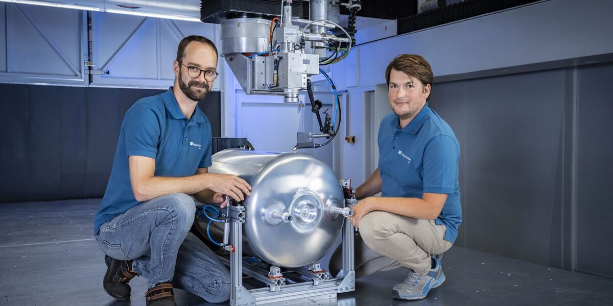 Fraunhofer-Forscher entwickeln im Luftfahrtprojekt LuFo einen Demonstrator für geschlossene Aluminium-Tankstrukturen mit prozessstabilen Laserschweißnähten. Foto: René Jungnickel/Fraunhofer IWS