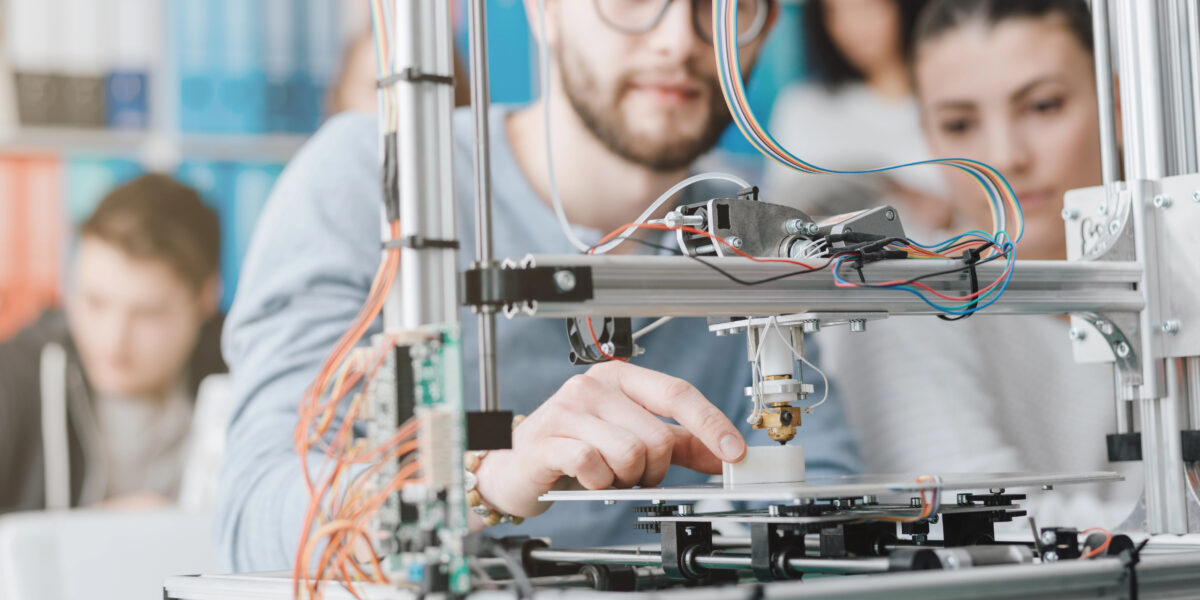 MINT-Bildung: Wissen, das die Zukunft gestaltet. Foto: PantherMedia / stokkete