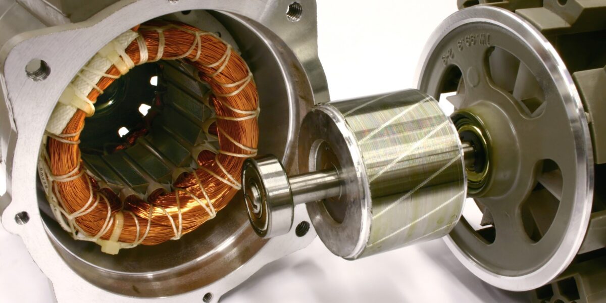 Zwischen Rotor und Stator ist immer ein Luftspalt. Er sollte möglichst klein und gleichförmig sein. Foto: Smarterpix/meteor 