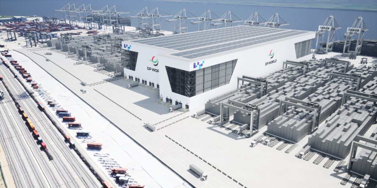 BOXBAY Empty Superstack bei DP World London Gateway.