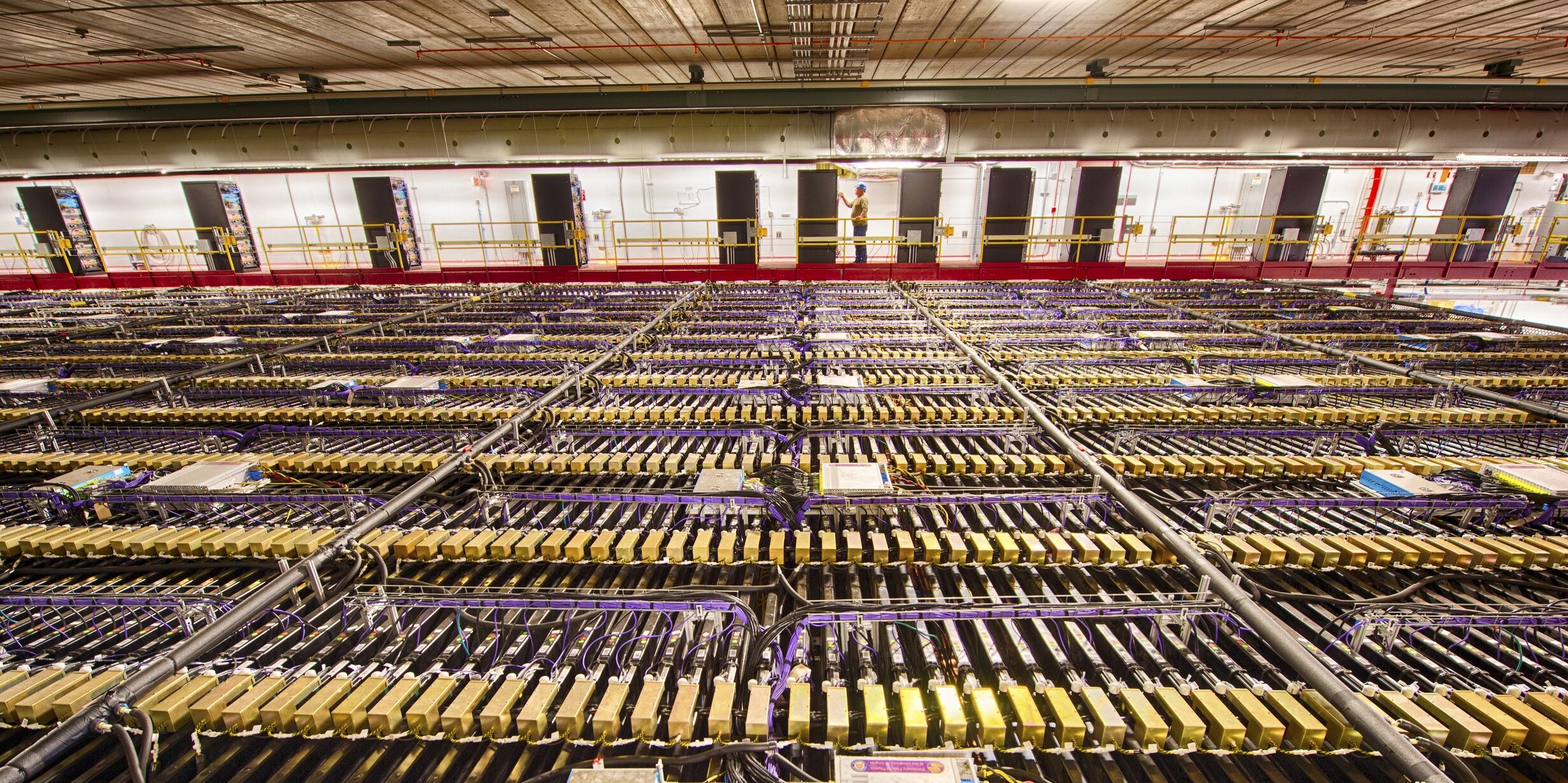 Wo ist die Antimaterie geblieben? Die RWTH Aachen sucht mit