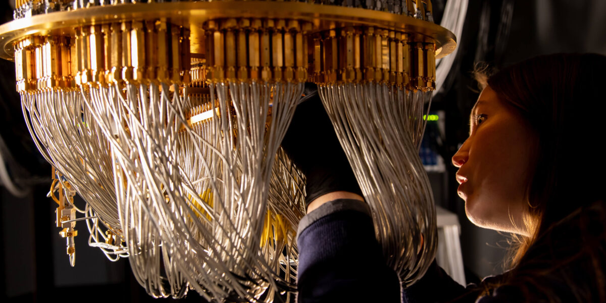 Google Quantum AI zeigt mit Quantum Echoes wie Quantencomputer in Chemie und Materialforschung nutzbar werden – erstmals mit überprüfbarem Quantenvorteil

Foto: picture alliance / Cover Images | Google/Cover Images