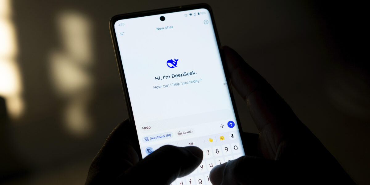 DeepSeek entwickelt ein visuelles KI-Gedächtnis: Informationen werden als Bilder gespeichert, um Energie zu sparen und Kontextverlust zu vermeiden.

Foto: picture alliance / imageBROKER | Md Mamun Miah