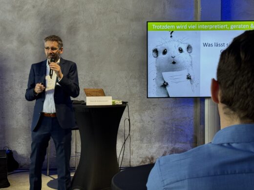 Zwischen Lebenslauf und Vorstellungsgespräch: So treffen Unternehmen ihre Auswahl. Foto: Rolf Beiersdorff