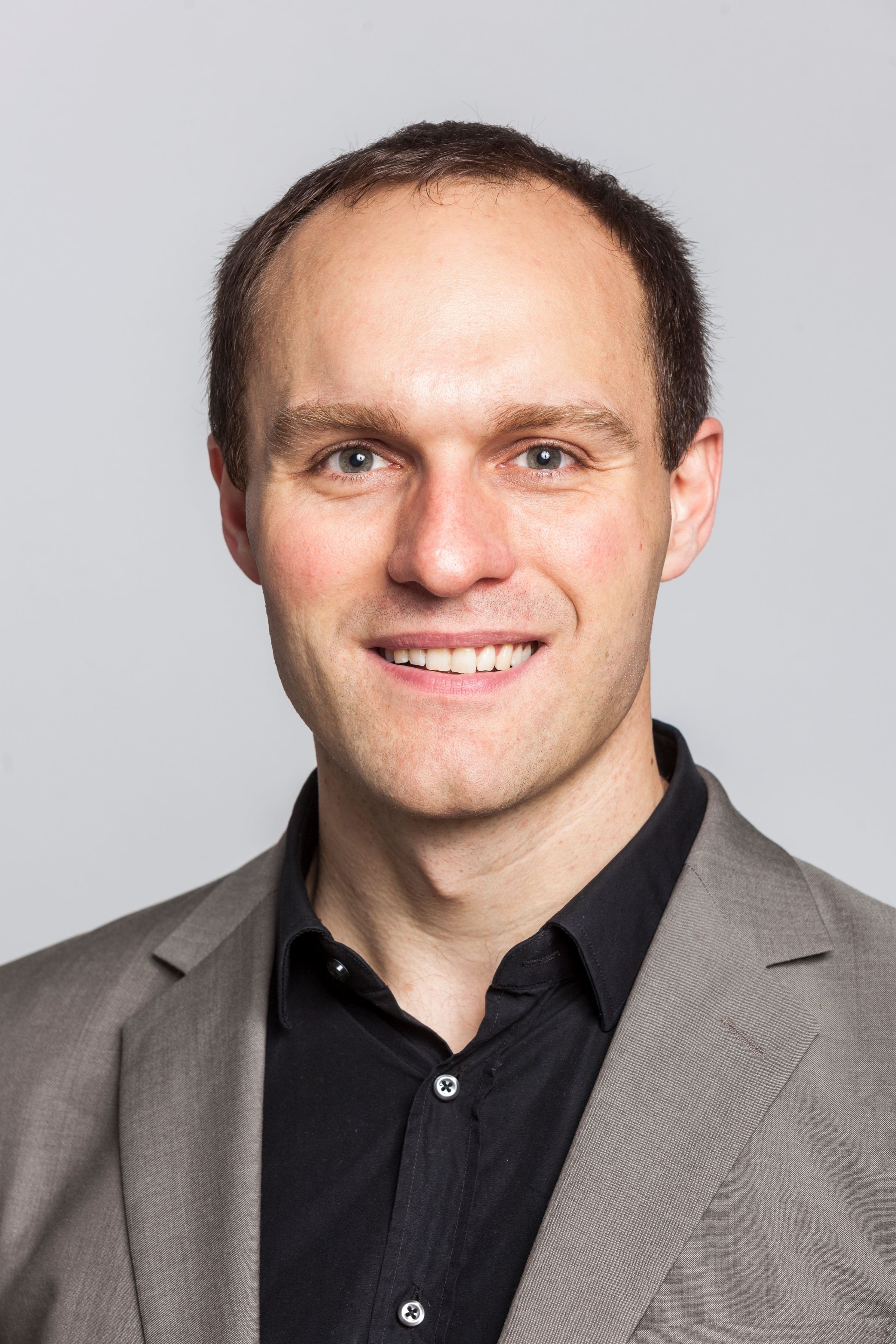 Dr. Werner Kraus, Vorsitzender des IFR-Servicerobotik-Komitees: „In einem Fokuskapitel des Jahresberichts ´World Robotics 2025´ widmen wir uns den spannenden neuen Möglichkeiten, die sich für die medizinische Labor-Automation ergeben.“ Foto: Fraunhofer IPA